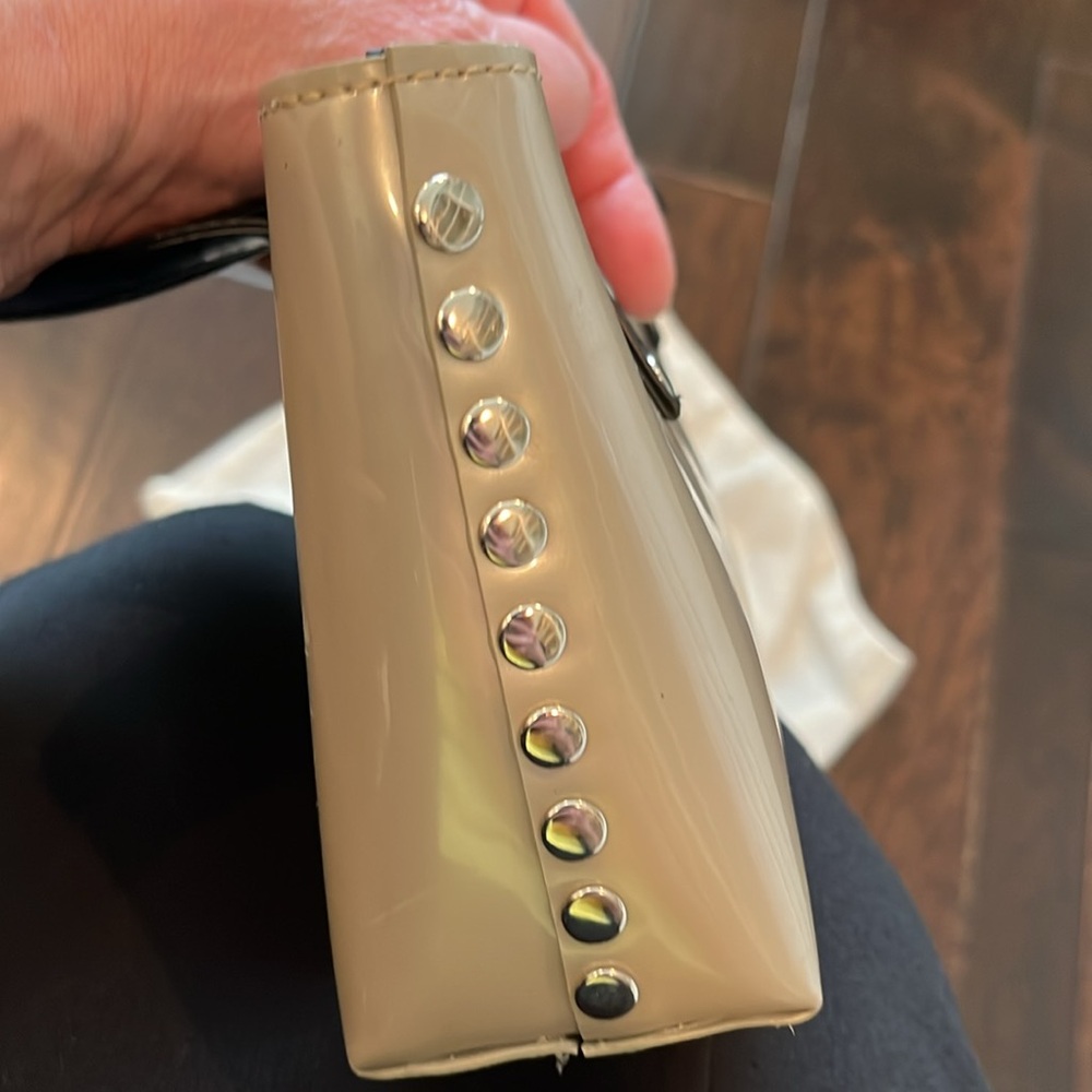 Beijo Silver Purse with Bag - Picture 4 of 15